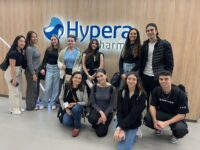 Visita dos estudantes de Relações Internacionais à Hypera Pharma destaca inovação e gestão de marcas brasileiras